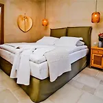 Petra Boutique Arginonda