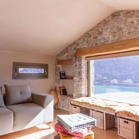 Petra Boutique Villa *