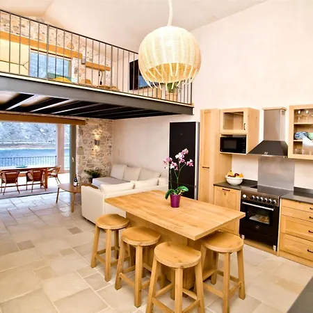 Petra Boutique Villa *
